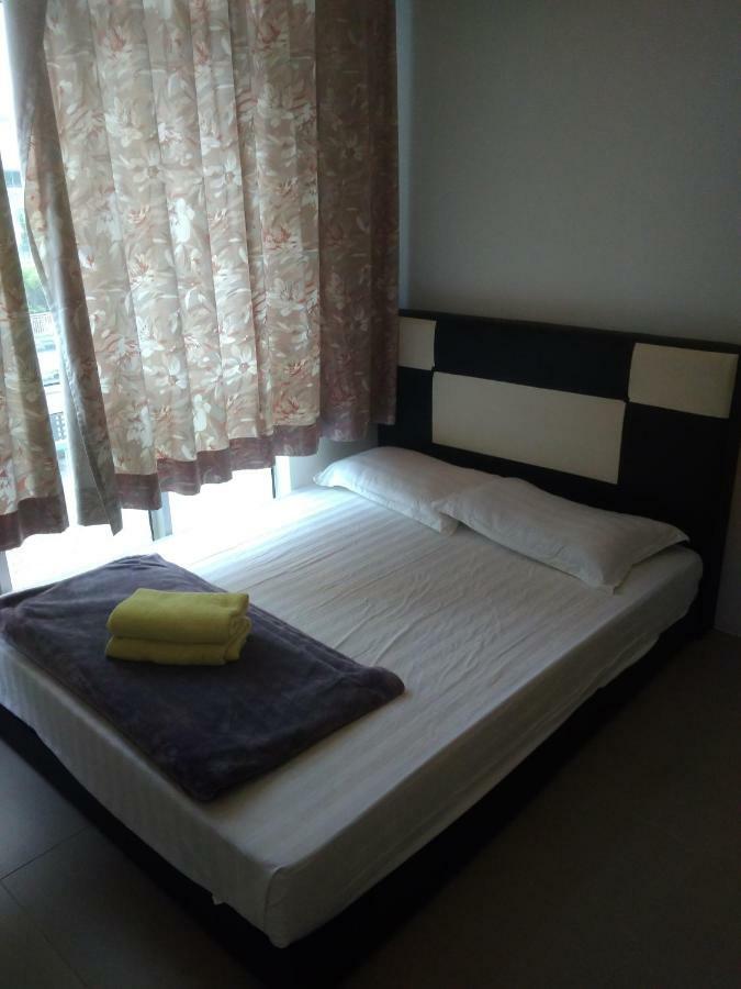 Mariana Barrington Square Goldenhills Pasar Malam Apartment *